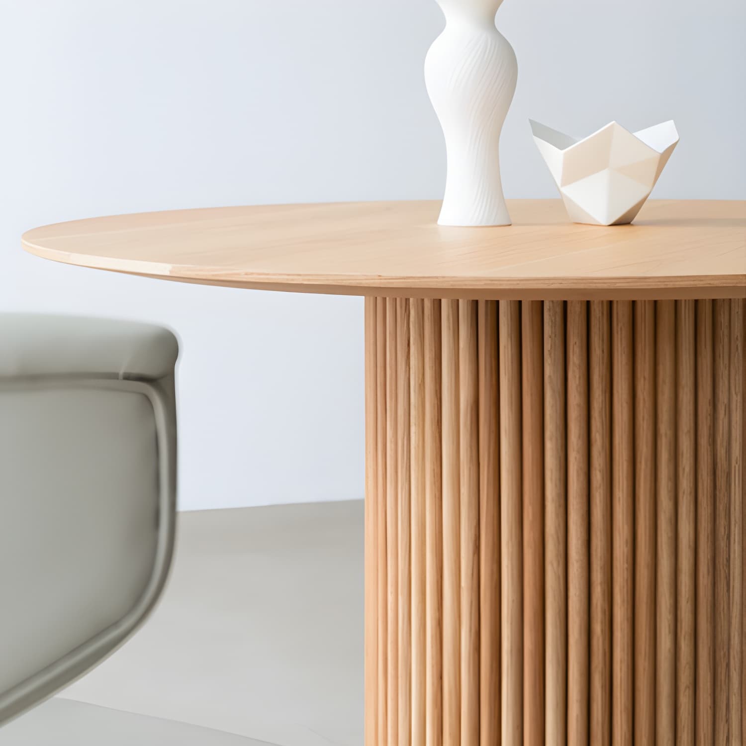 Modern Round Wood Dining Table Home Kitchen Dinner Pedestal Dining Table thumbnail 9