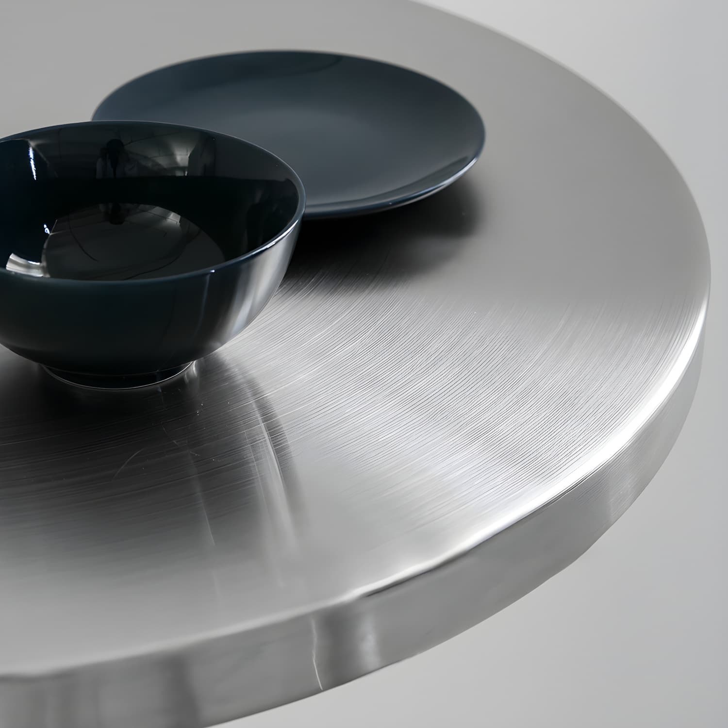 Industrial Dining Room Table Stainless Steel Table with Pedestal Table for Home Kitchen Dinner thumbnail 3