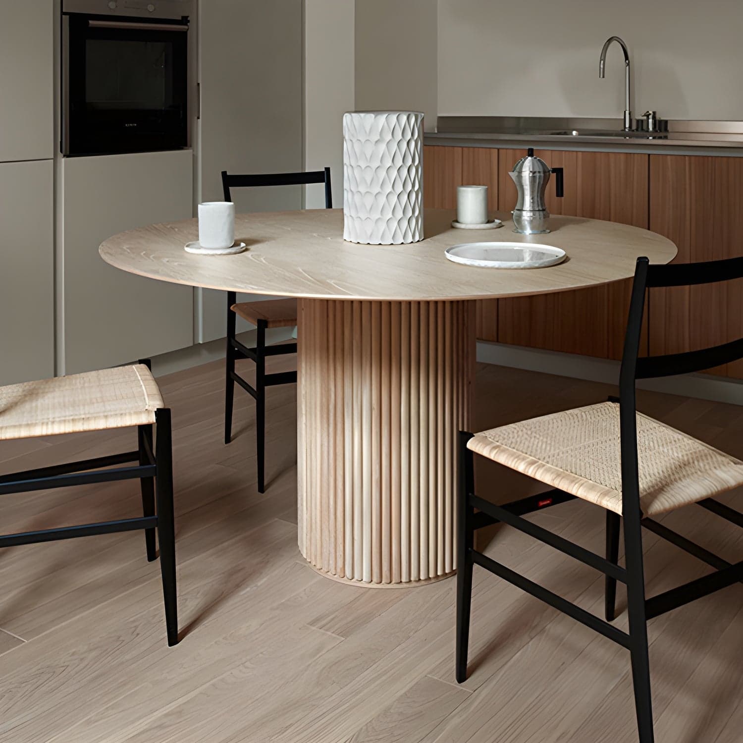 Round Pedestal Casual Table Simplicity Style Dining Room Home Furniture thumbnail 4