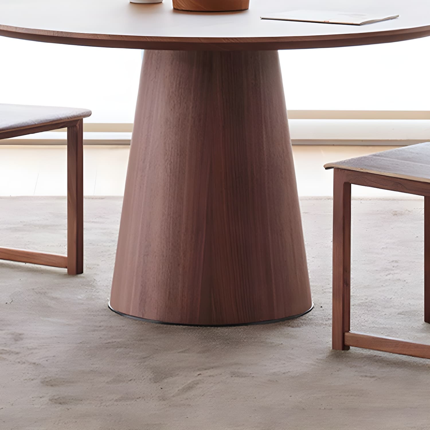 Contemporary Round Dinette Table Solid Wood Pedestal Dining Table thumbnail 7