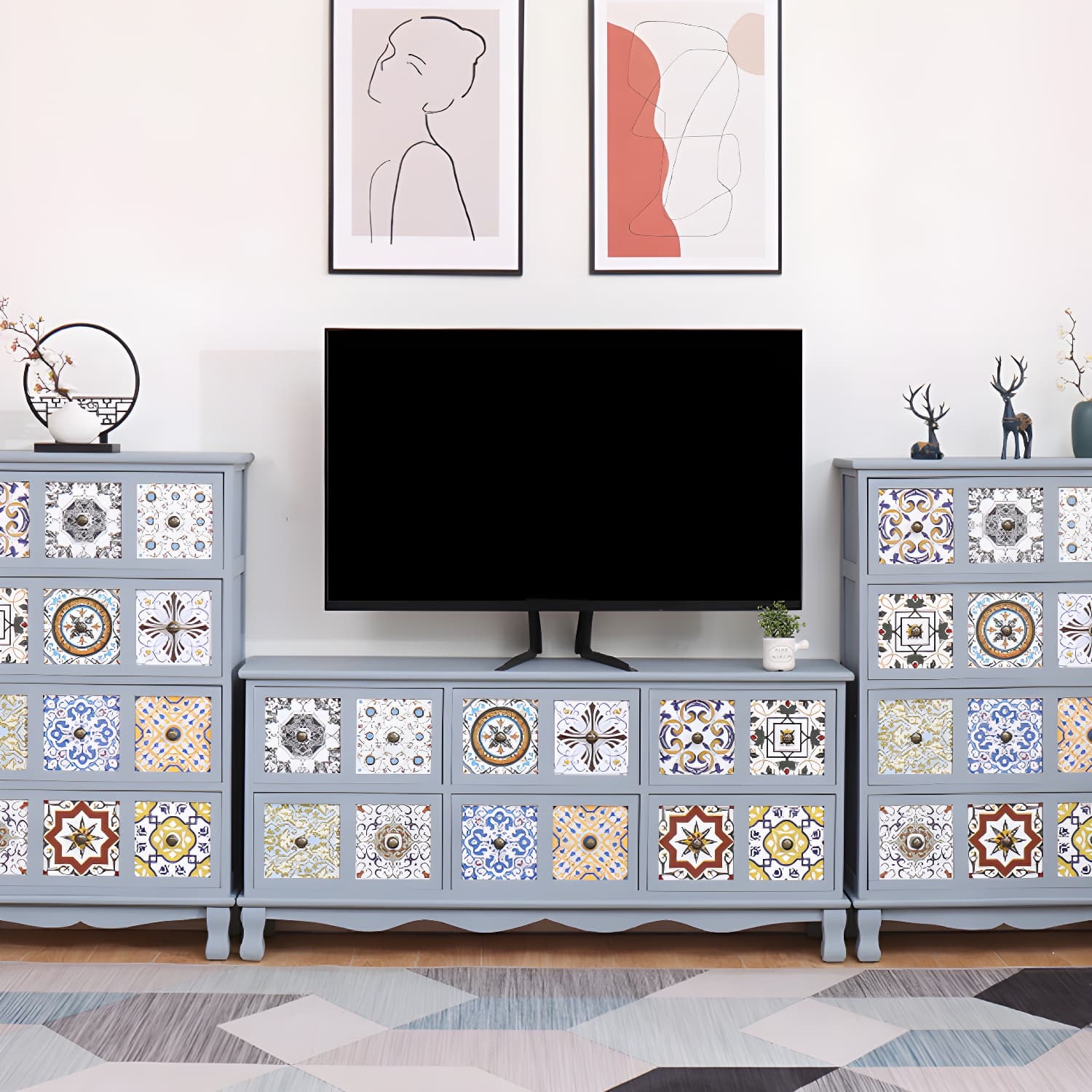 Mid-century Modern 22.83"H Solid Wood TV Media Console with Drawers thumbnail 15